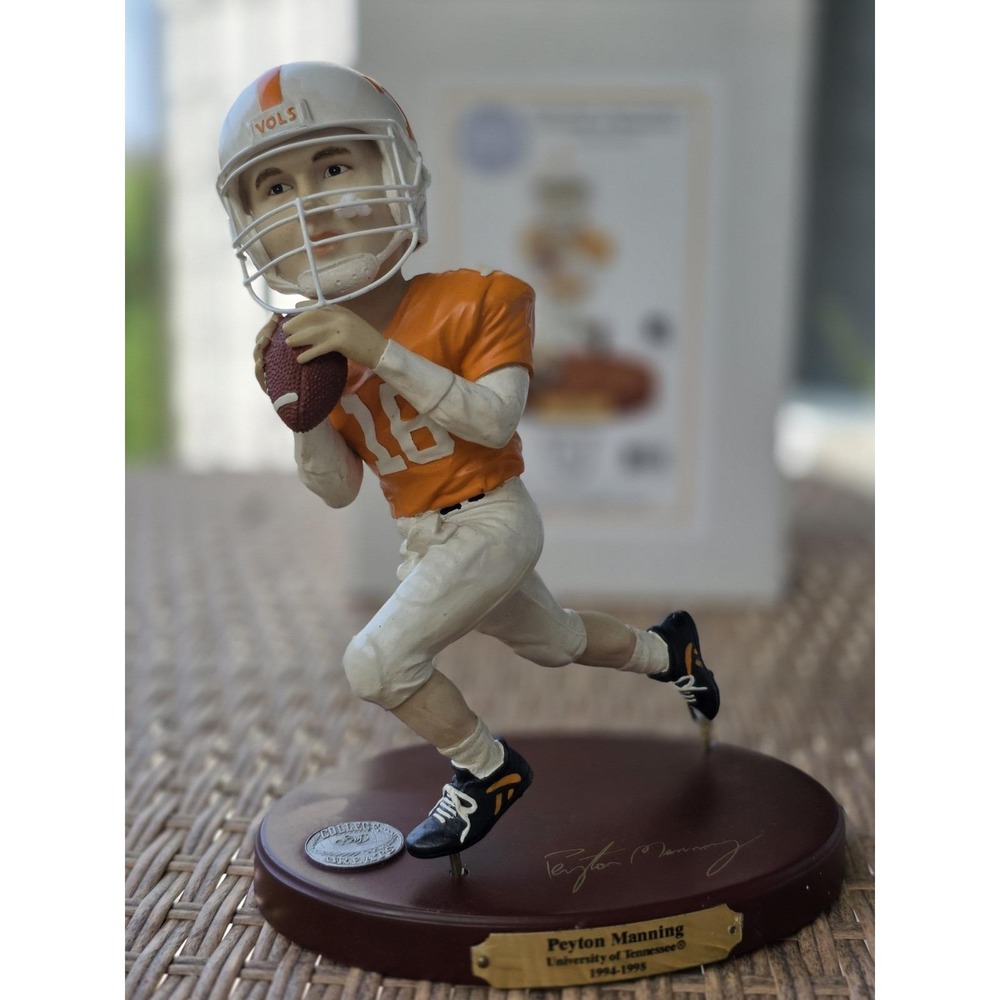 Peyton Manning Tennessee Vols LE Figurine 568/5000 Memory Co 2003 W/ Box READ